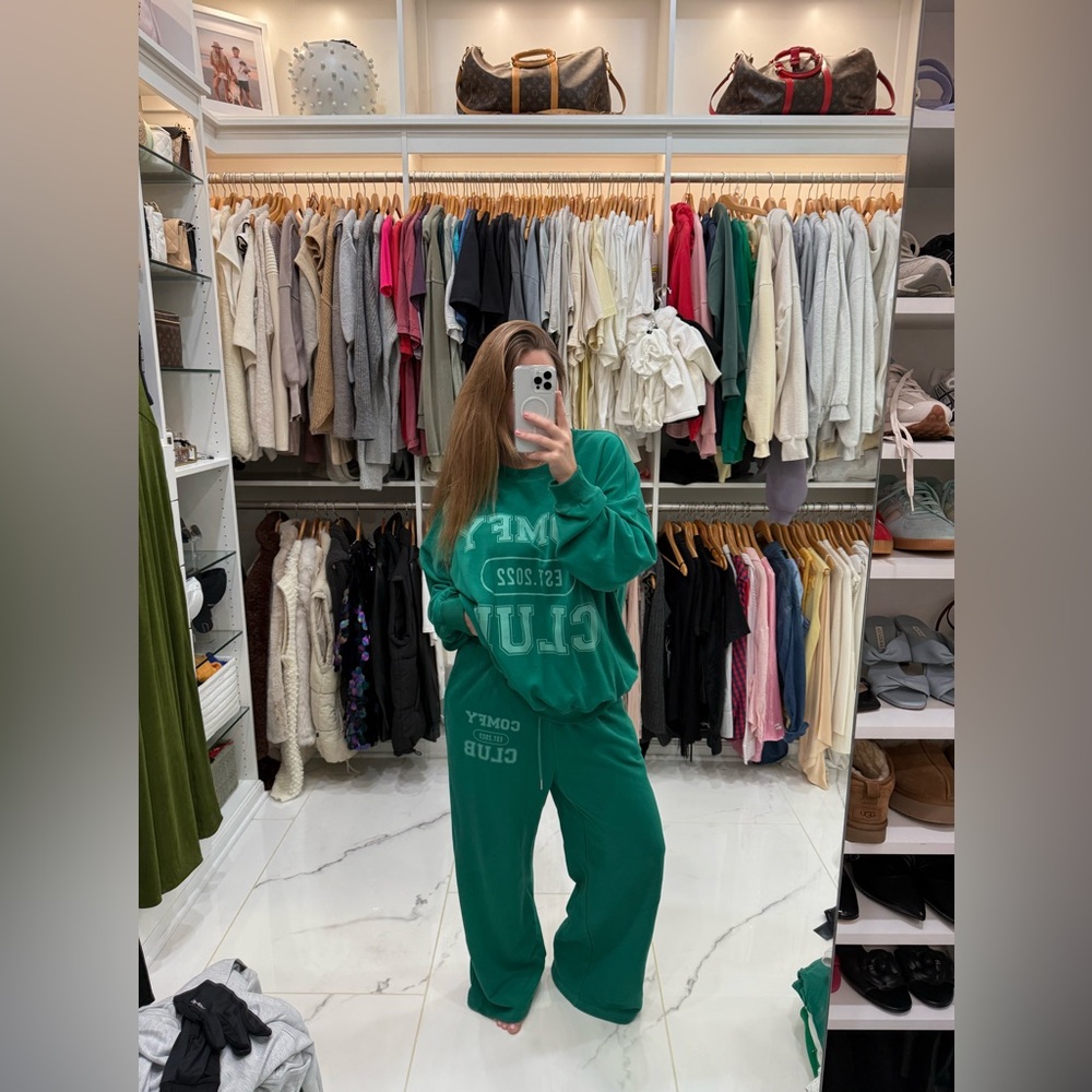 Graphic sweatpants and sweatshirt matching set in green